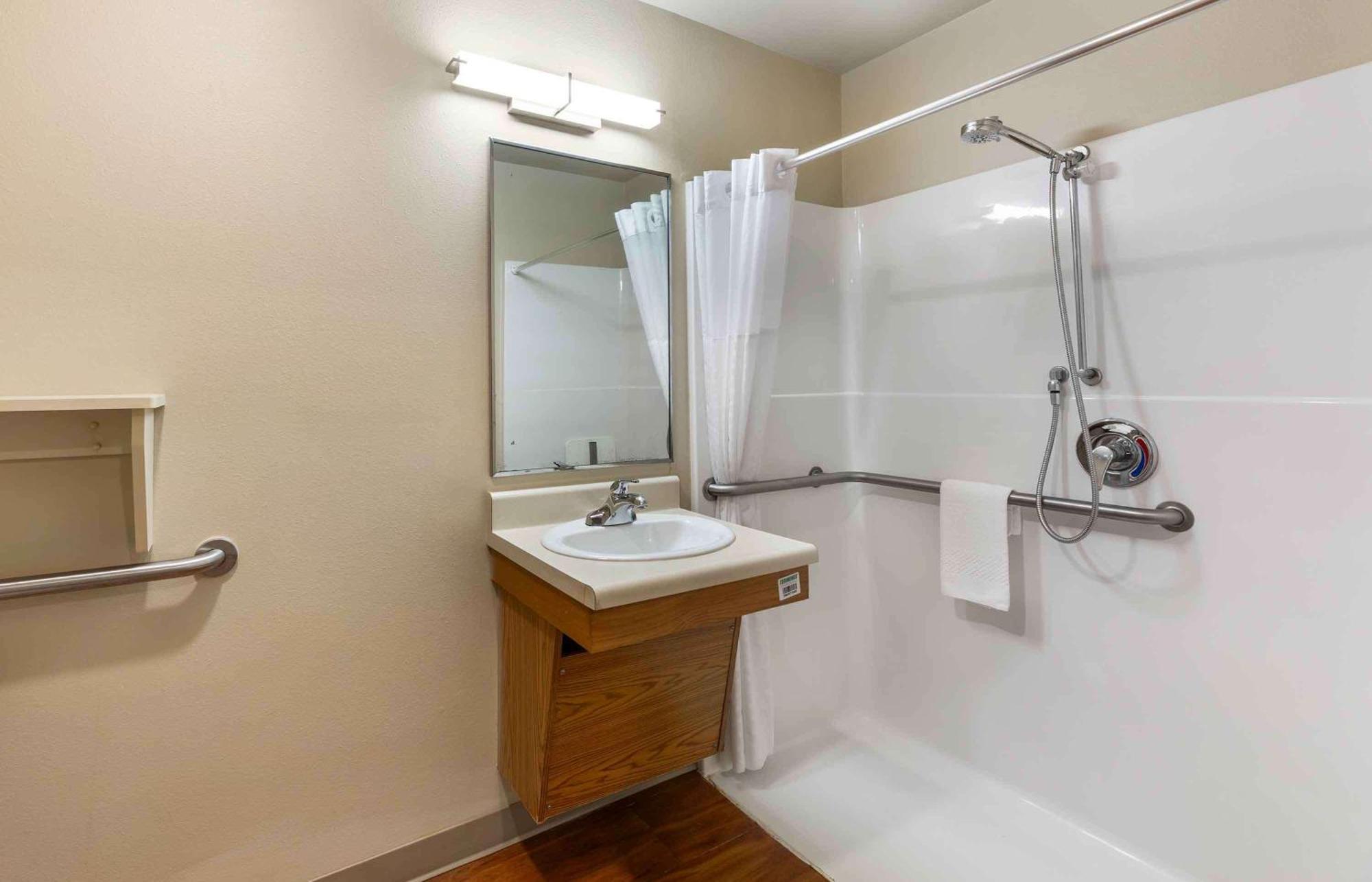 Extended Stay America Select Suites - Akron - South Portage Lakes Exterior photo